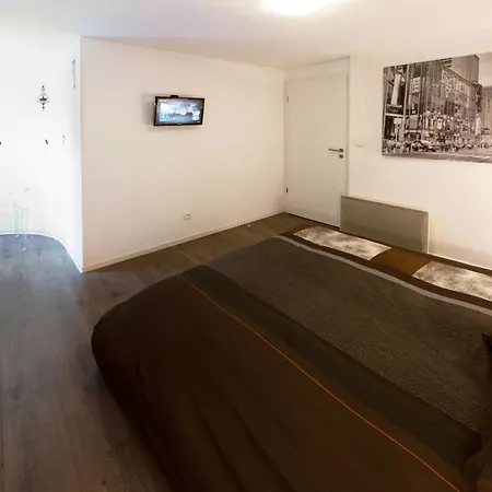 Le Corbeau - Grand Centre, Calme Apartment *